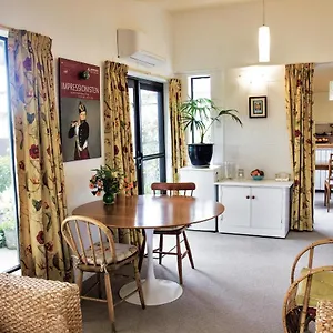 Magnolia House Bed & Breakfast Blenheim